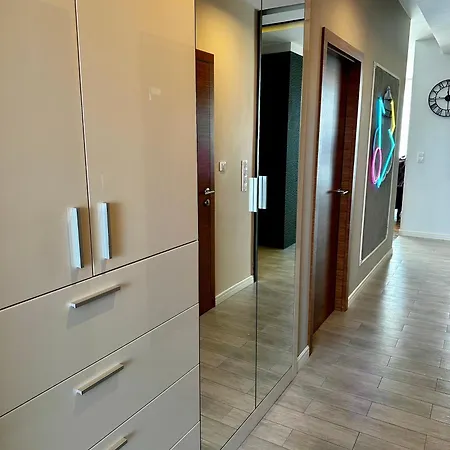 Secretface Penthouse Grójecka 120m2 Z Tarasem 40m2 * Varšava