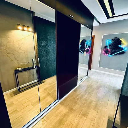Secretface Penthouse Grójecka 120m2 Z Tarasem 40m2 Apartmán