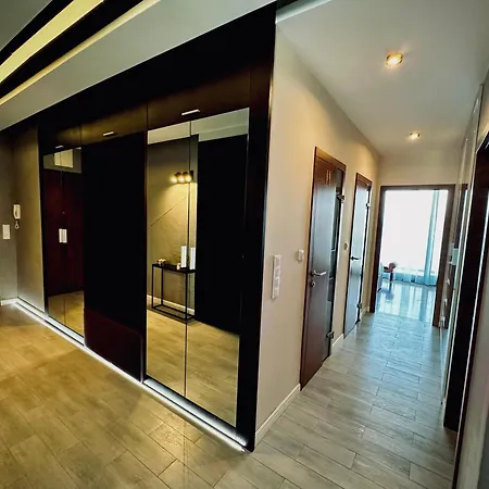 Secretface Penthouse Grójecka 120m2 Z Tarasem 40m2 Apartamento