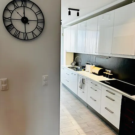 Secretface Penthouse Grojecka 120m2 Z Tarasem 40m2 * Varşova