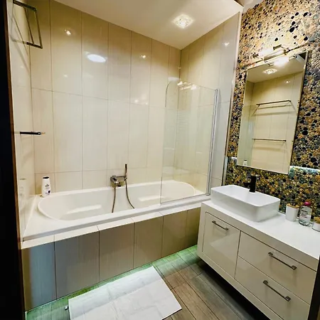 Apartment Secretface Penthouse Grojecka 120m2 Z Tarasem 40m2 Warsaw