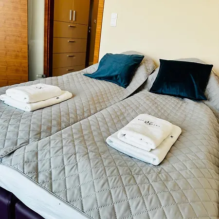 Secretface Penthouse Grojecka 120m2 Z Tarasem 40m2 Varşova