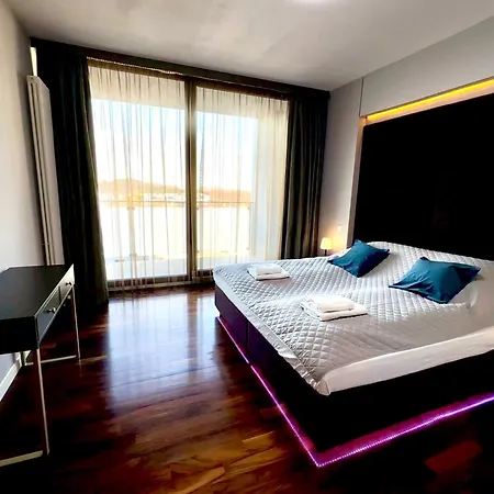 Secretface Penthouse Grojecka 120m2 Z Tarasem 40m2 Варшава